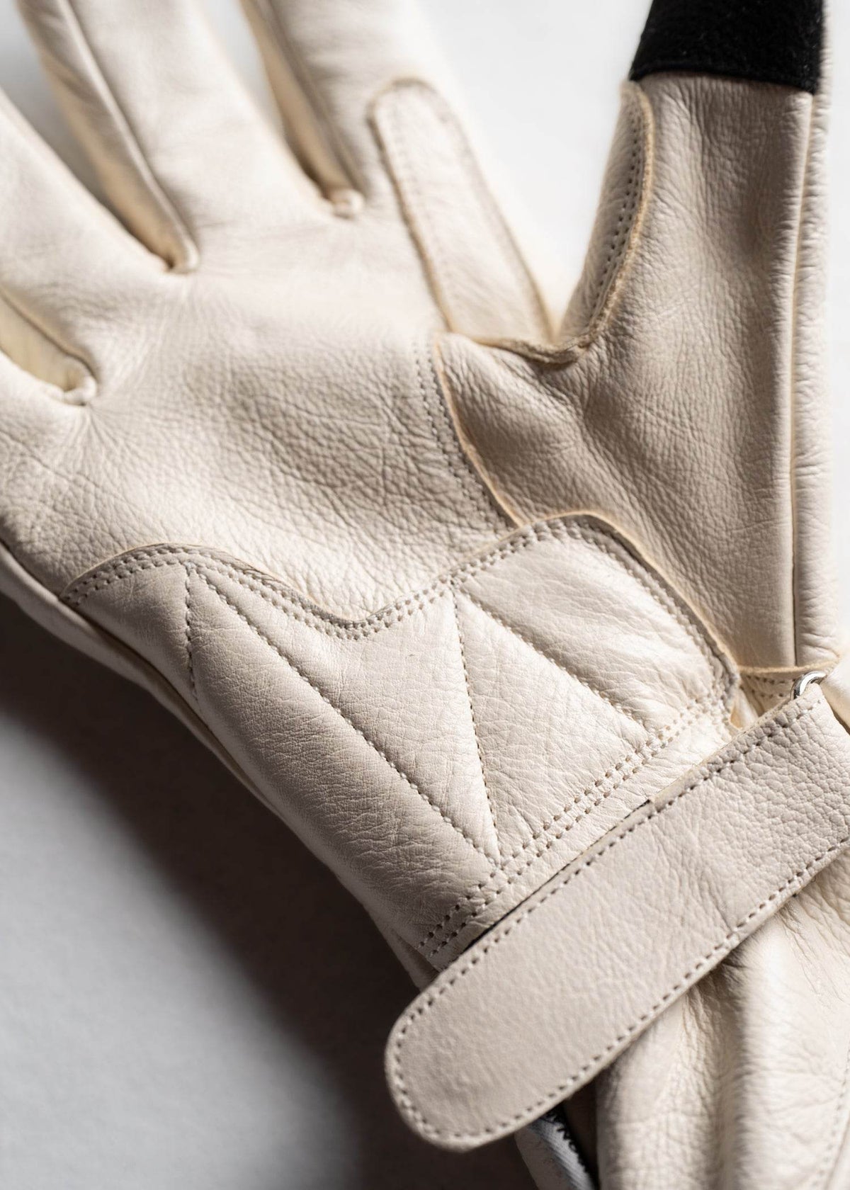 INR X VAHNA Moto Gloves - Iron & Resin